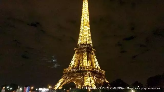 Torre Eiffel, Avenue Anatole France, Paris, Francia 640w