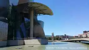 Museo Guggenheim Bilbao, Avenida Abandoibarra, Bilbao, España