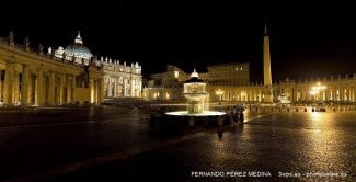 Visita virtual (3D-360º) a Basílica de San Pedro: Plaza de San Pedro vista lateral