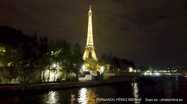 Torre Eiffel, Avenue Anatole France, Paris, Francia 640w
