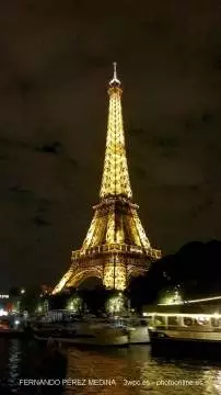 Torre Eiffel, Avenue Anatole France, Paris, Francia 640w