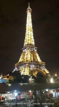 Torre Eiffel, Avenue Anatole France, Paris, Francia 640w
