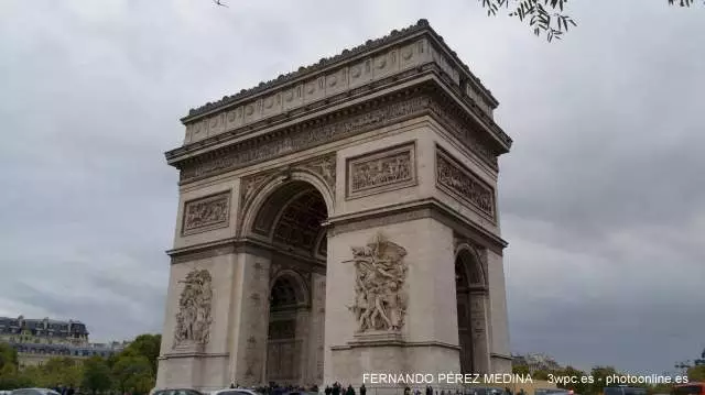 L Arc de Triomphe de l Etoile, Paris, Francia 640w