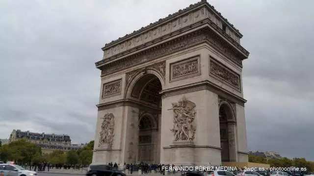 L Arc de Triomphe de l Etoile, Paris, Francia 640w