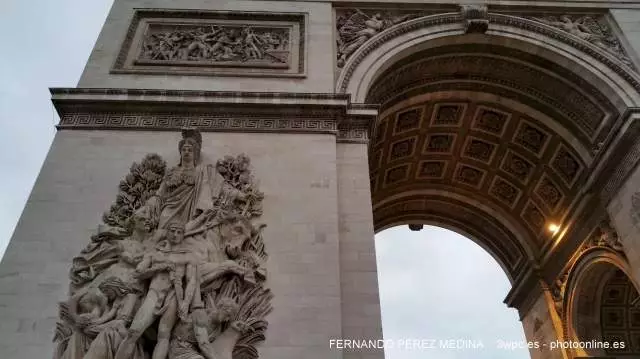 L Arc de Triomphe de l Etoile, Paris, Francia 640w