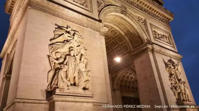 L Arc de Triomphe de l Etoile, Paris, Francia 640w