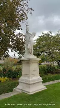 Jardin de las Tullerias, Rue de Rivoli, Paris, Francia 640w