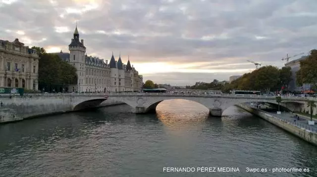 Pont au Change, Quai de la Megisserie, Paris, Francia 640w