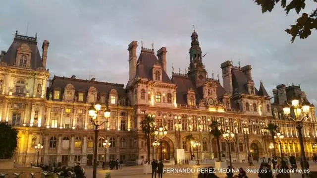 Ayuntamiento de Paris Place de l Hôtel de Ville Paris Francia 640w