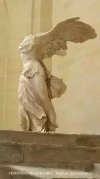 Musee du Louvre, Rue de Rivoli, Paris, Francia 640w