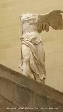 Musee du Louvre, Rue de Rivoli, Paris, Francia 640w