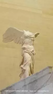 Musee du Louvre, Rue de Rivoli, Paris, Francia 640w