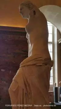 Musee du Louvre, Rue de Rivoli, Paris, Francia 640w