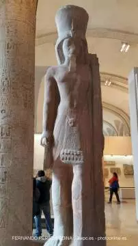 Musee du Louvre, Rue de Rivoli, Paris, Francia 640w