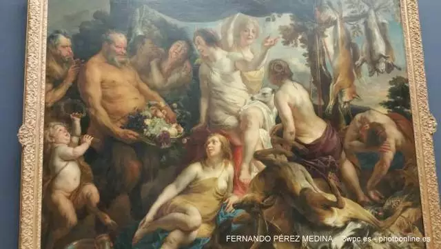 Musee du Louvre, Rue de Rivoli, Paris, Francia 640w