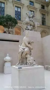 Musee du Louvre, Rue de Rivoli, Paris, Francia 640w