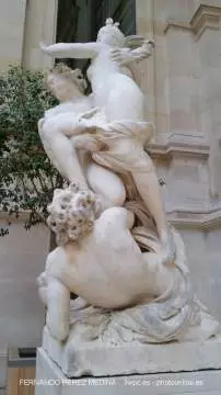 Musee du Louvre, Rue de Rivoli, Paris, Francia 640w
